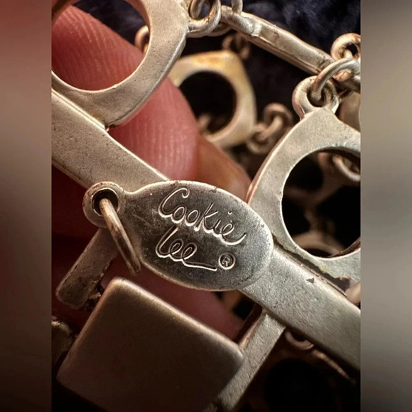 Cookie Lee silver costume jewelry woven circle mesh bracelet - Picture 5 of 5